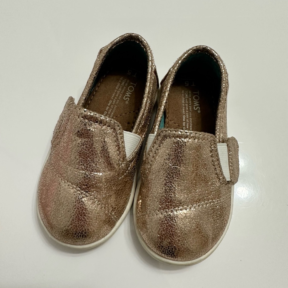 Baby Toms Sneakers Gold Size t5 sparkly